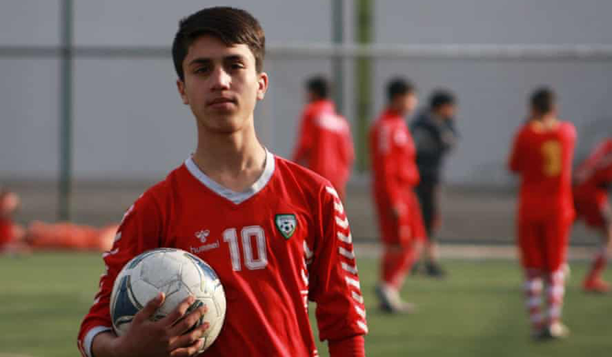 Afghan footballer falls to death from US plane in Kabul